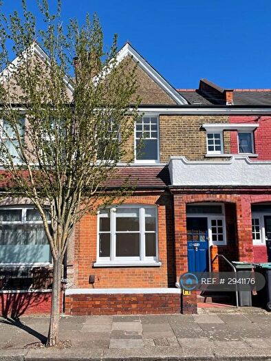 3 Bedroom Terraced House To Rent In Mark Road, London, N22