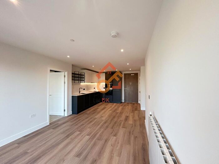 2 Bedroom Flat To Rent In Cairncross House, Townsend Road, London, SE3