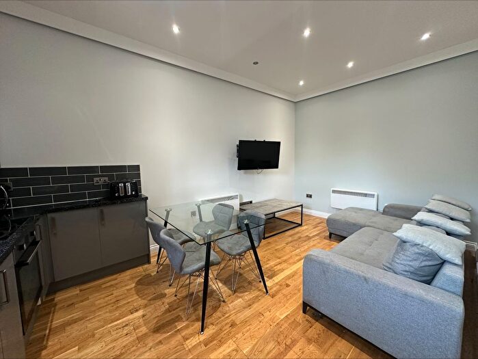 3 Bedroom Flat To Rent In John William Street, Huddersfield, HD1