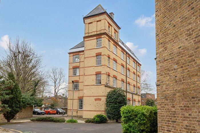 1 Bedroom Flat For Sale In The Old Courtyard, Park Road Bromley, BR1
