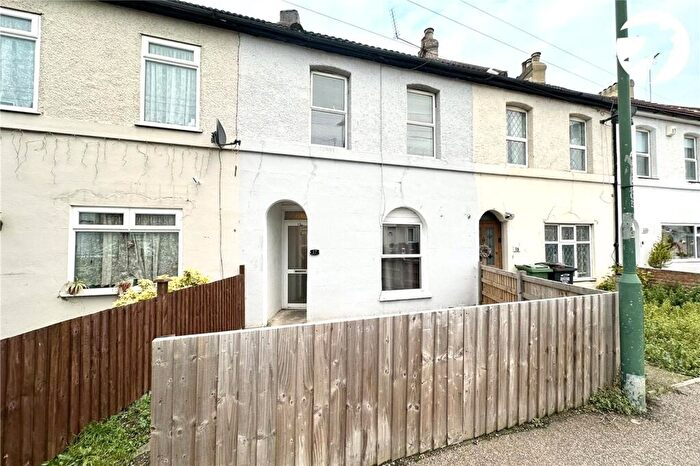 3 Bedroom Terraced House For Sale In Stanhope Road, Swanscombe, Kent, DA10