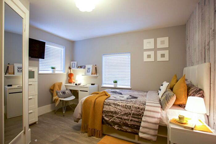 Studio To Rent In En Suite Room, Salisbury Road, Luton, Bedfordshire, LU1