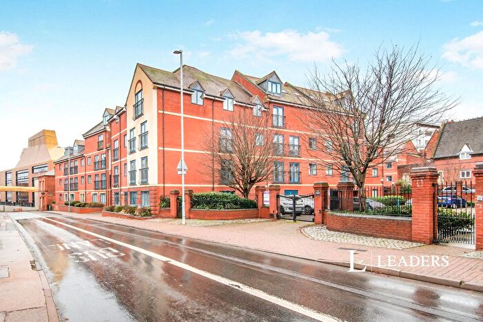 2 Bedroom Flat For Sale In Magdala Court, The Butts, Worcester, WR1