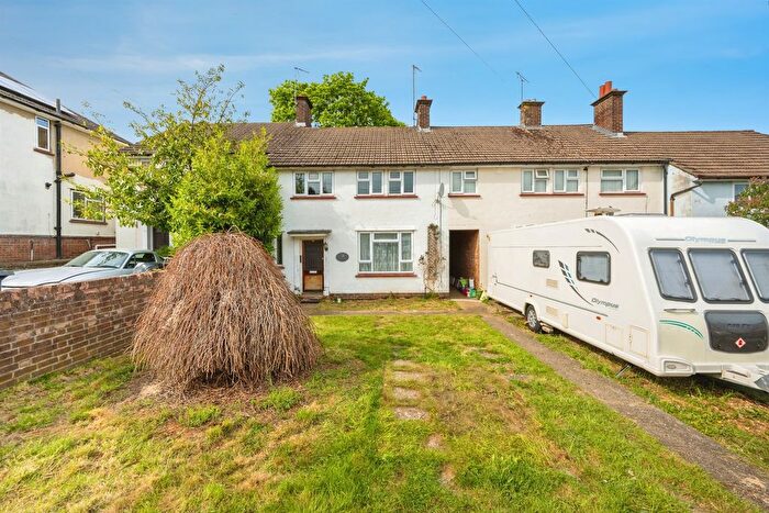 3 Bedroom Terraced House For Sale In Hawthorn Close, Linslade, Leighton Buzzard, LU7