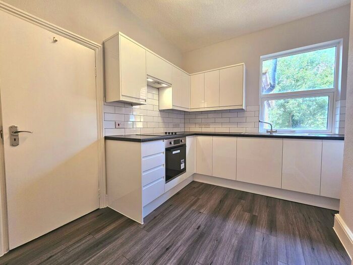 1 Bedroom Flat To Rent In College Road, Bromley, BR1