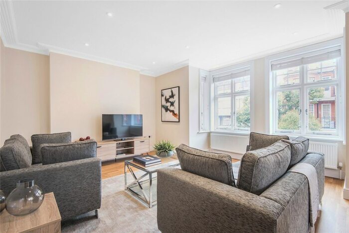 3 Bedroom Flat To Rent In Ravenscourt Park, London, W6