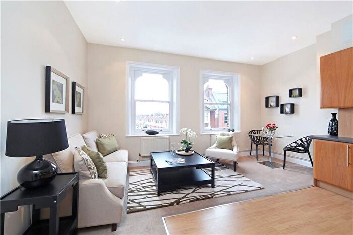 2 Bedroom Flat To Rent In Fulham Palace Road, London, W6