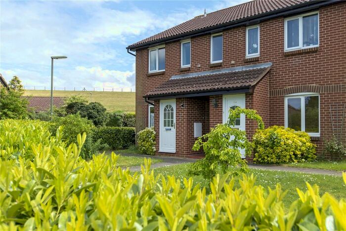 1 Bedroom Flat To Rent In Paxton Close, Walton-On-Thames, Surrey, KT12