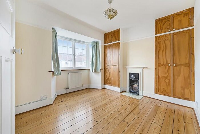 3 Bedroom Terraced House To Rent In Bicester Road, Richmond, TW9
