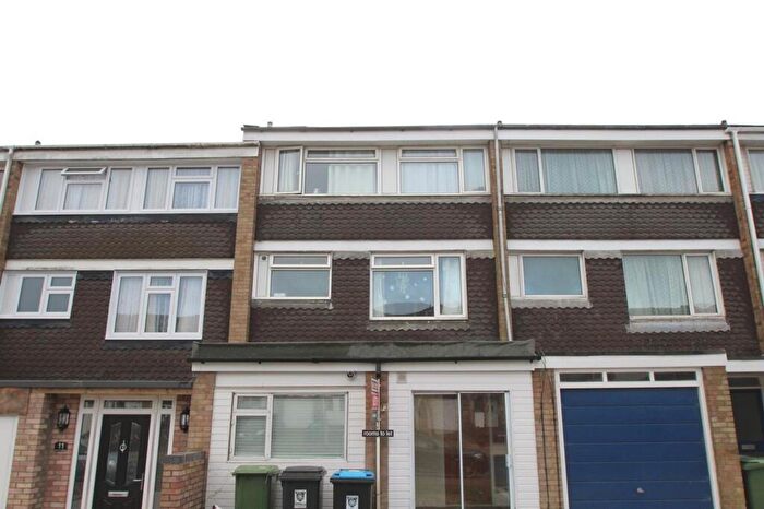 1 Bedroom House Of Multiple Occupation To Rent In Washington Avenue, Grovehill, HP2