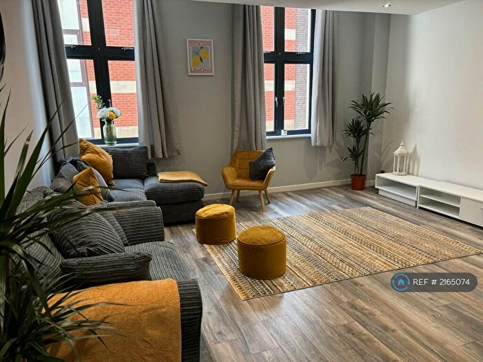 3 Bedroom Flat To Rent In Park Row, Leeds, LS1