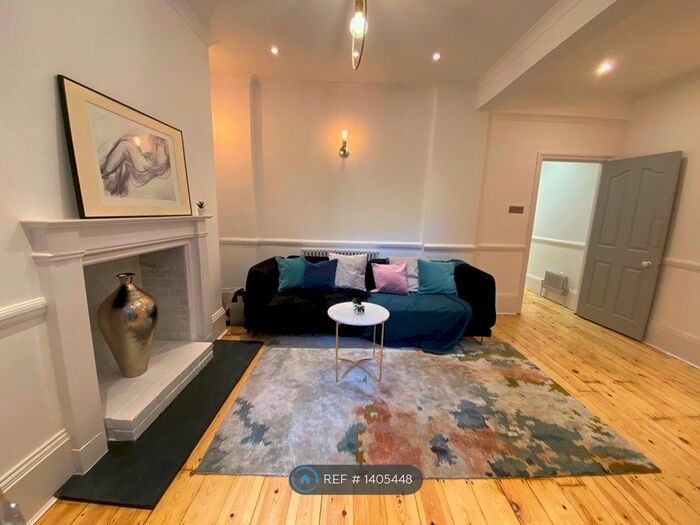 2 Bedroom Flat To Rent In Overstone Road, London, W6
