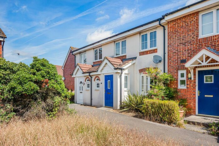 3 Bedroom Terraced House For Sale In Yeomanry Close, Thatcham, RG19
