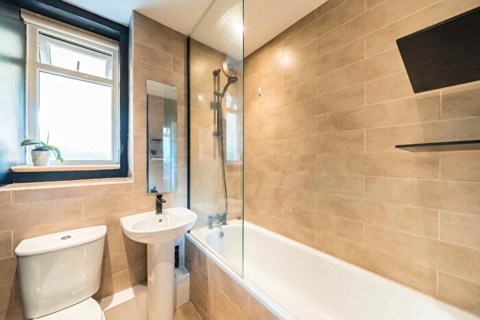 1 Bedroom Flat To Rent In York Road, Wandsworth, SW11