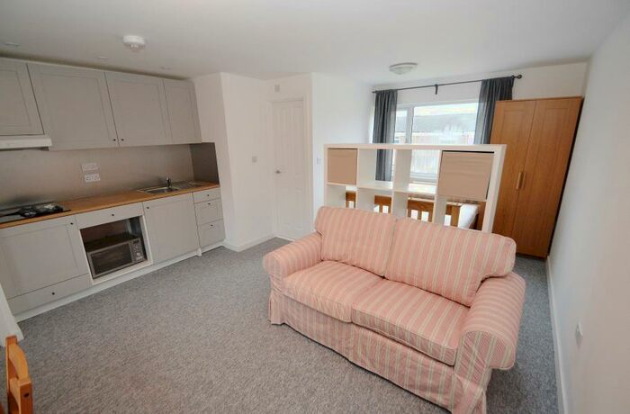Studio To Rent In Roman Way, B15