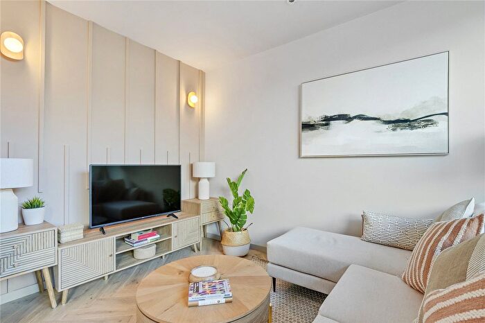 2 Bedroom Flat For Sale In Palmerston Road, Wimbledon Road, SW19