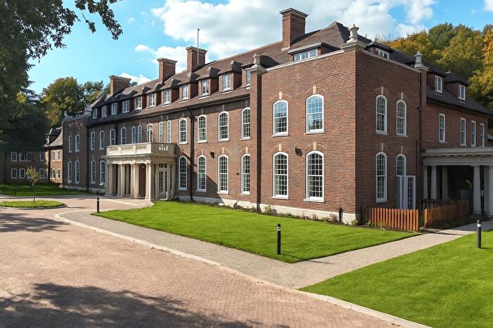 1 Bedroom Flat For Sale In Deepcut, Surrey, GU16