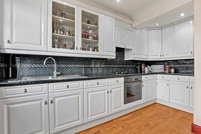 3 Bedroom Terraced House For Sale In Dawpool Road, London, NW2