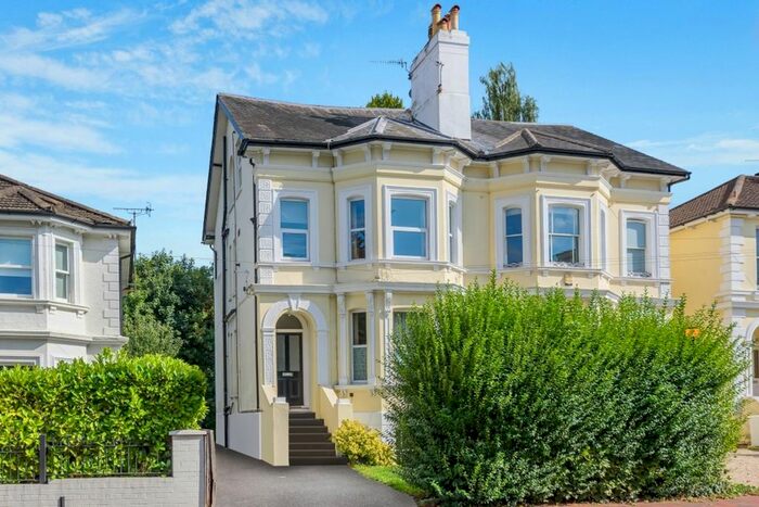 2 Bedroom Flat To Rent In Upper Grosvenor Road, Tunbridge Wells, TN1