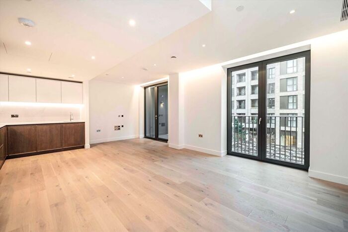 2 Bedroom Flat To Rent In Salutation Gardens, Clerkenwell, WC1X
