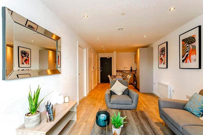 1 Bedroom Apartment To Rent In The Priory Queensway, Birmingham, West Midlands, B4