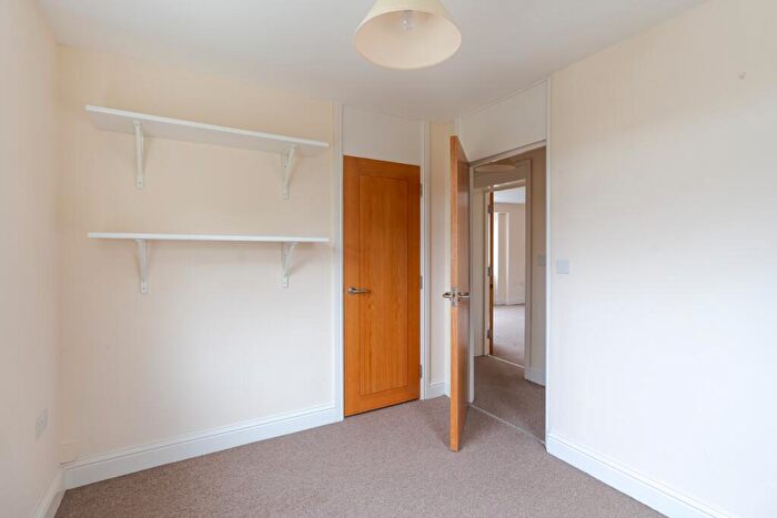 2 Bedroom Apartment To Rent In Moorland Close, Witney, OX28