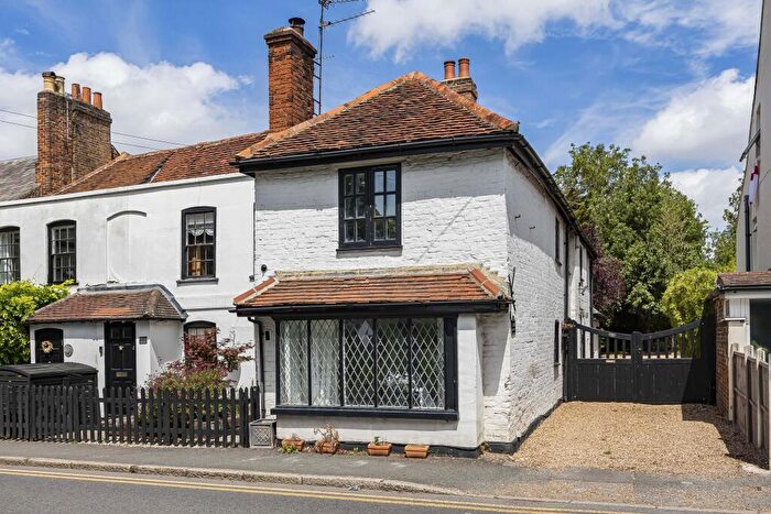3 Bedroom Character Property For Sale In Datchet Village, SL3