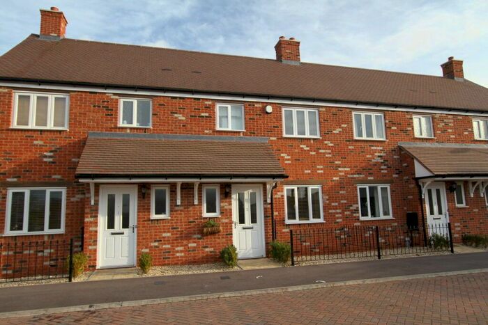 3 Bedroom Terraced House To Rent In Pinson Close, Little Bourton, Oxon OX17