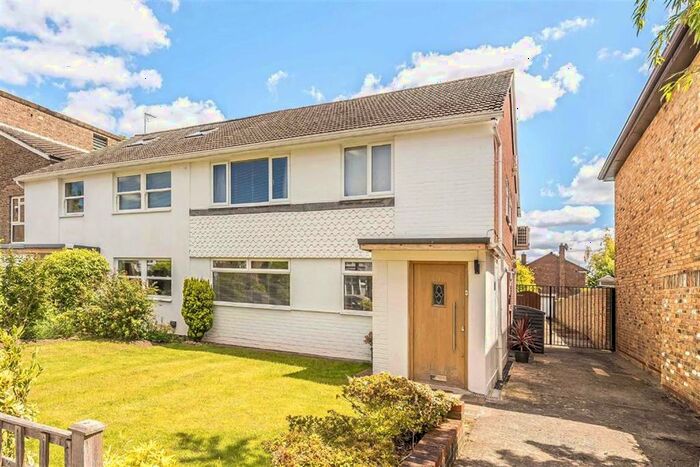 2 Bedroom Flat To Rent In Anlaby Road, Teddington, TW11