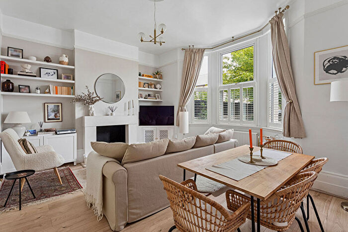 1 Bedroom Flat For Sale In Bulwer Road, Leytonstone, Waltham Forest, E11