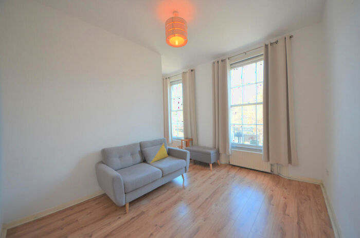 1 Bedroom Apartment To Rent In Caledonian Road, Islington, London, N1
