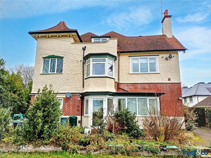 2 Bedroom Flat For Sale In Glenair Road, Lower Parkstone, Poole, Dorset, BH14
