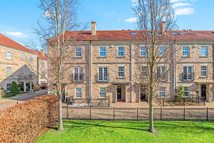 4 Bedroom Detached House For Sale In Scalebor Square, Burley In Wharfedale, Ilkley, West Yorkshire, LS29