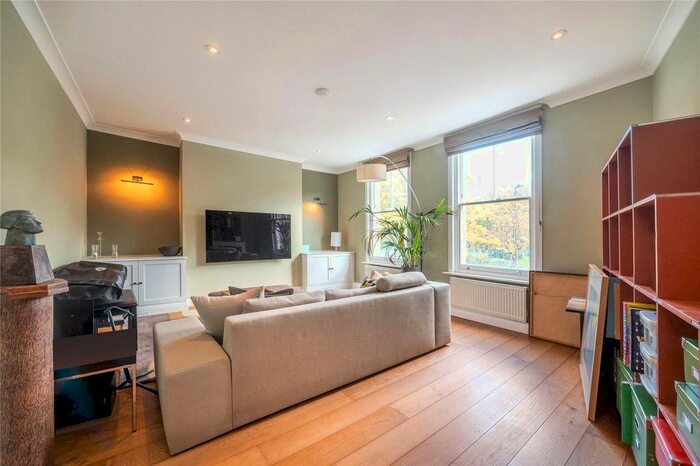 3 Bedroom Terraced House To Rent In Central Street, London, EC1V