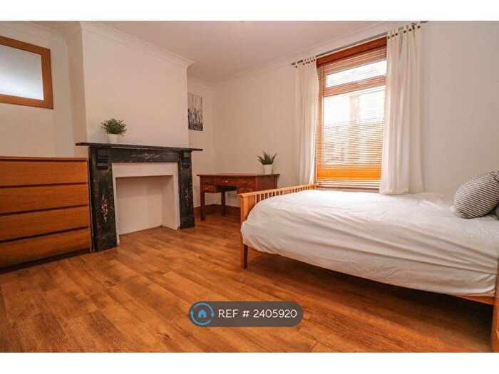 3 Bedroom End Of Terrace House To Rent In Gordon Avenue, Southampton, SO14