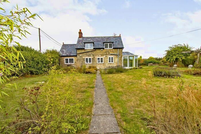 3 Bedroom Character Property For Sale In , Charlton, Shaftesbury, SP7