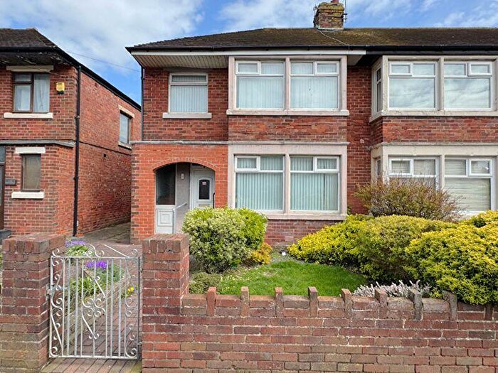 3 Bedroom End Of Terrace House For Sale In Homestead Way - Fleetwood -, FY7