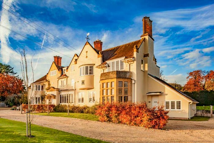 3 Bedroom Flat For Sale In East Thurle, Streatley On Thames, RG8