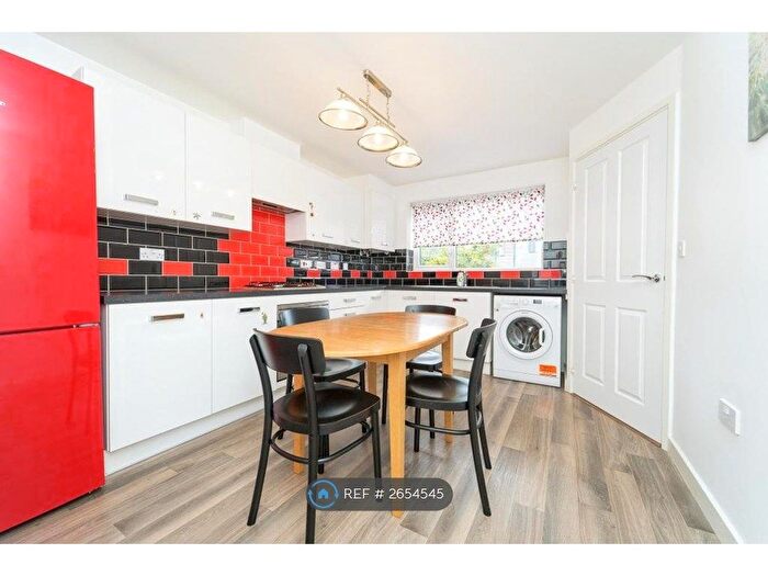 2 Bedroom Semi-detached House To Rent In Lawnswood Road, Manchester, M12