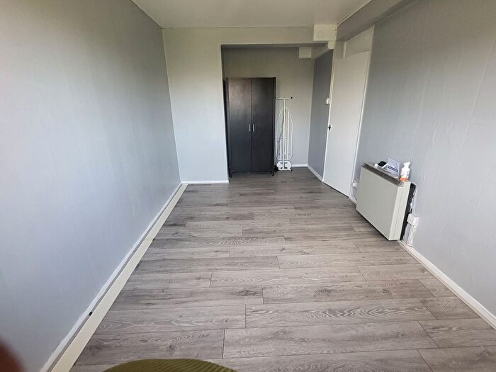 2 Bedroom Flat To Rent In Flat, Cadbury House, Great Hampton Row, Birmingham, B19