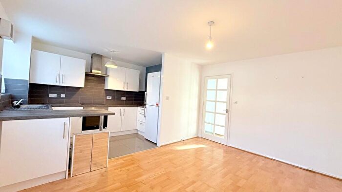 1 Bedroom Flat To Rent In Enfield Lock, EN3