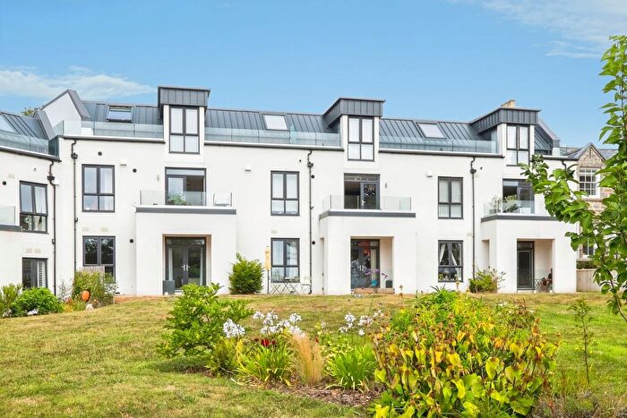 2 Bedroom Flat For Sale In Centenary Way, Penzance, TR18