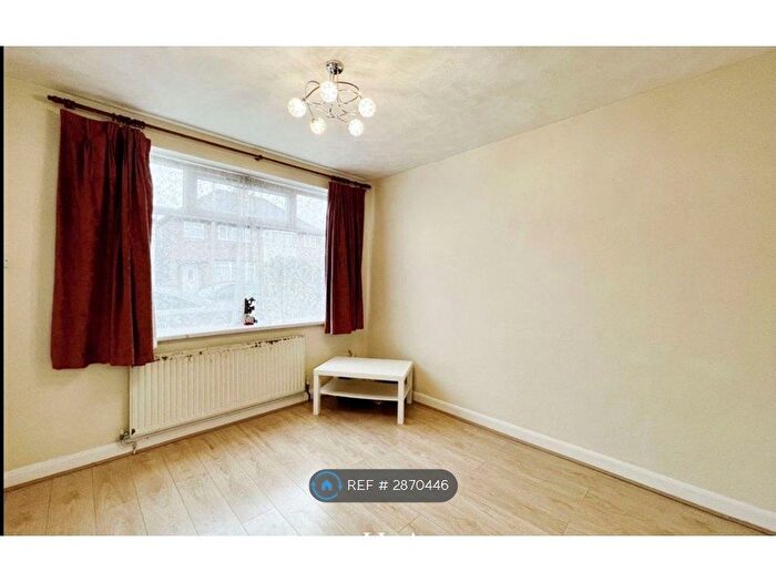 3 Bedroom Semi Detached House To Rent In Swithland Avenue, Leicester, LE4