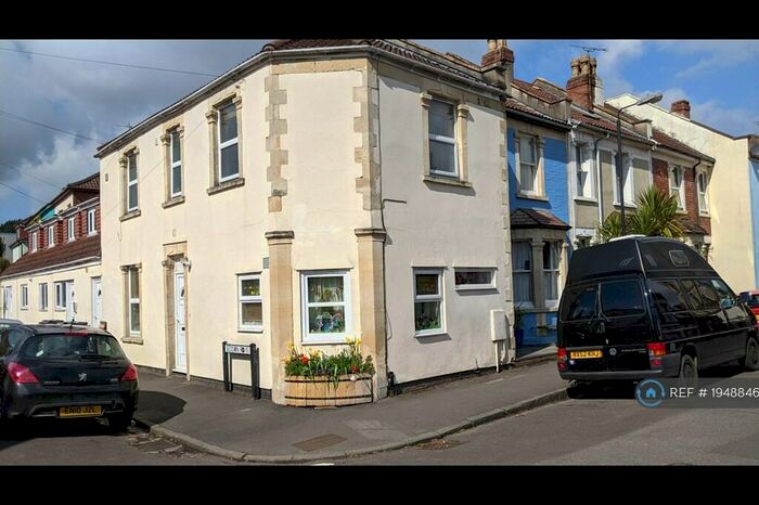 1 Bedroom Flat To Rent In Mina Road, Bristol, BS2