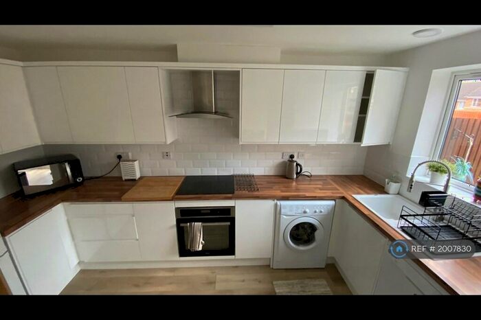 3 Bedroom End Of Terrace House To Rent In Rodyard Way, Coventry, CV1