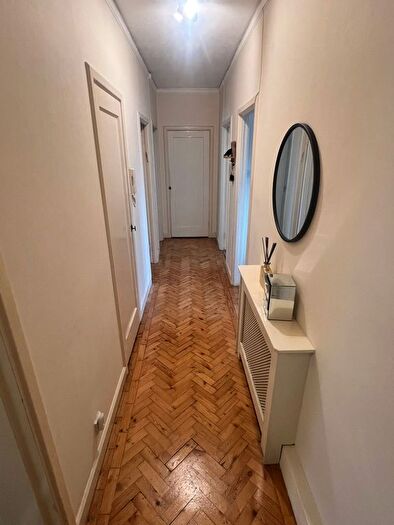 2 Bedroom Flat To Rent In Burnham Court Brent Street, London, NW4