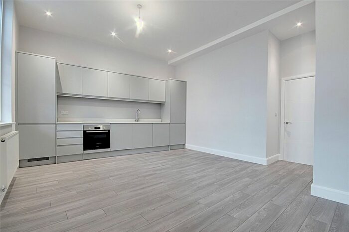 2 Bedroom Flat To Rent In London Road, Enfield, EN2