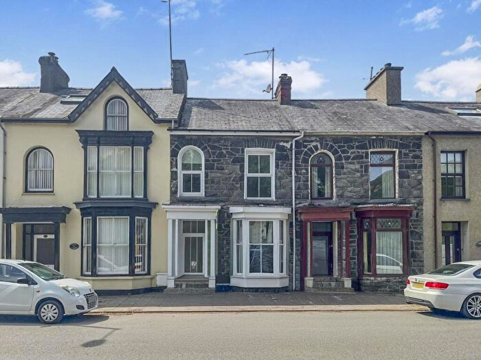 2 Bedroom Terraced House For Sale In Church Street, Tremadog, LL49