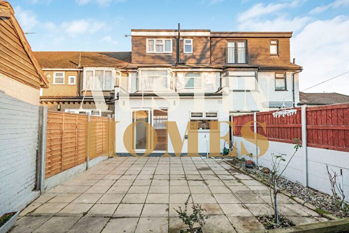 4 Bedroom Terraced House To Rent In Latymer Road, London, N9