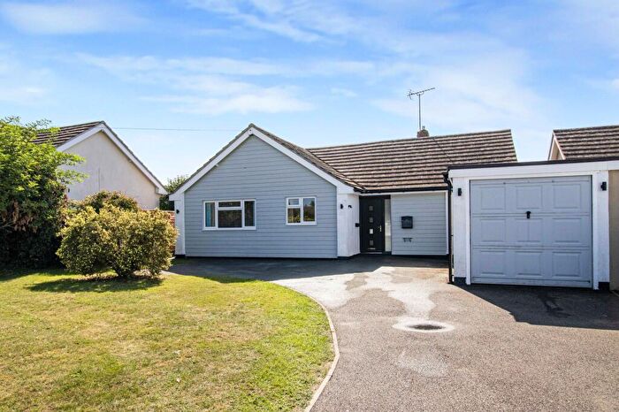 3 Bedroom Detached Bungalow For Sale In Raven Way, Hadleigh, IP7